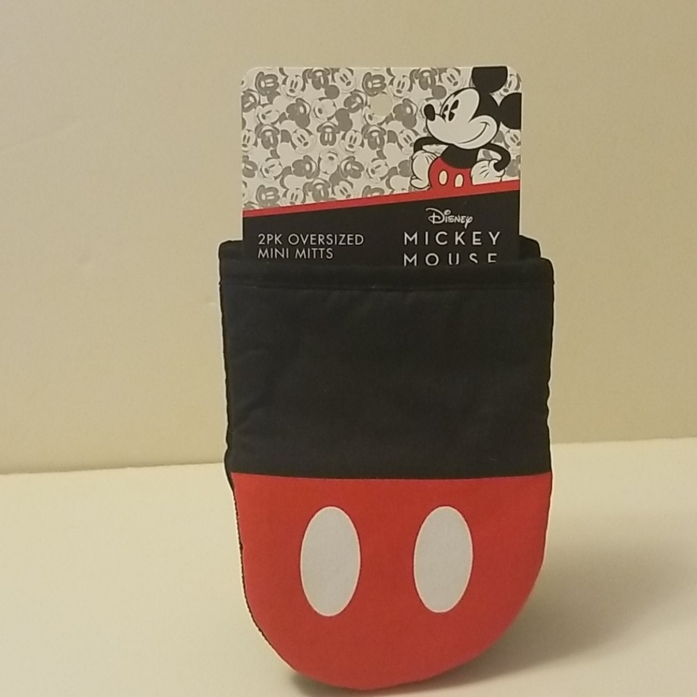 BNWT Mickey Mouse 2pk Oversized oven mini mitts